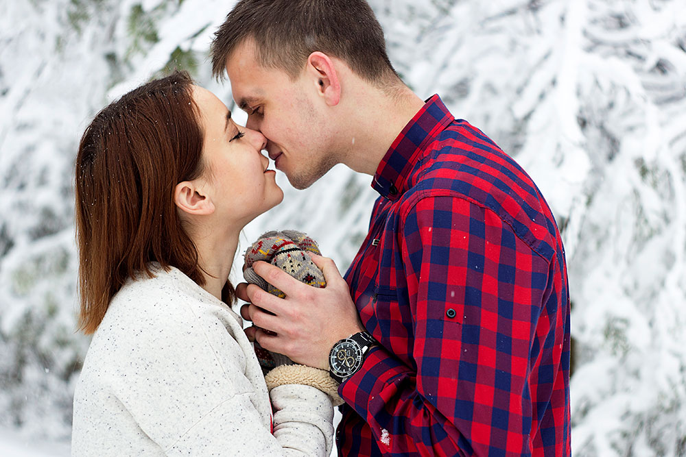 25 Questions to Ignite Intimacy This Christmas